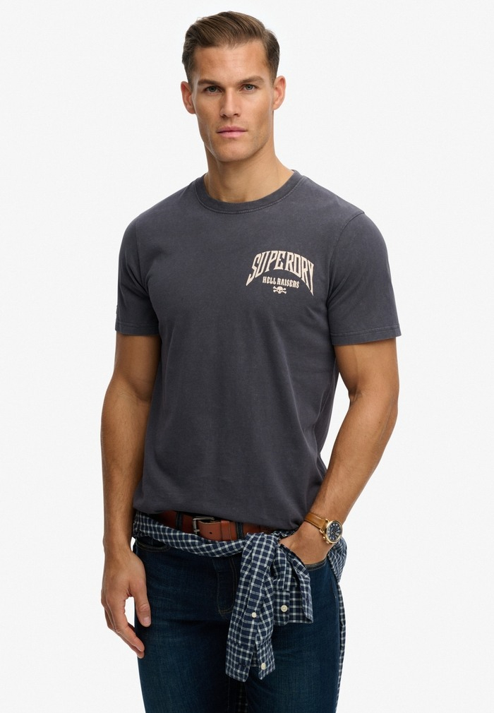 T-shirt graphique essentiel Su - Streetwear Brand Essentials avis et prix